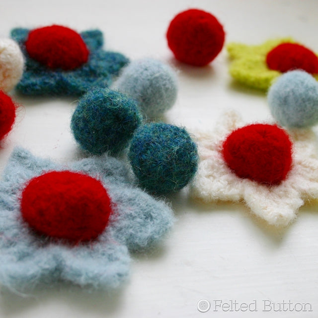 Felted Flowers and berries, free crochet pattern Berries and Blooms Bunting, Susan Carlson of Felted Button | Colorful Crochet Patterns