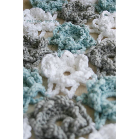 Loopsy Daisy Coverlet | Crochet Pattern | Felted Button