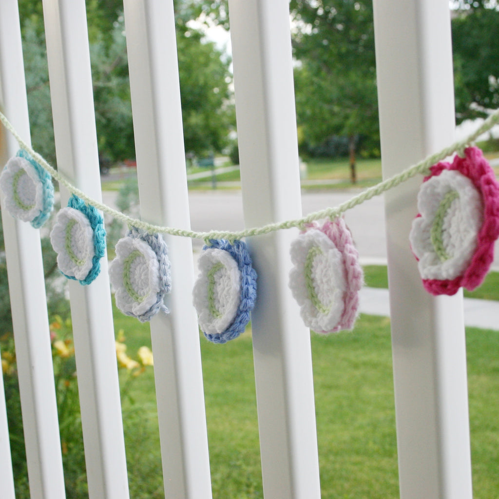 Summer Flower Bunting | Crochet Pattern | Felted Button